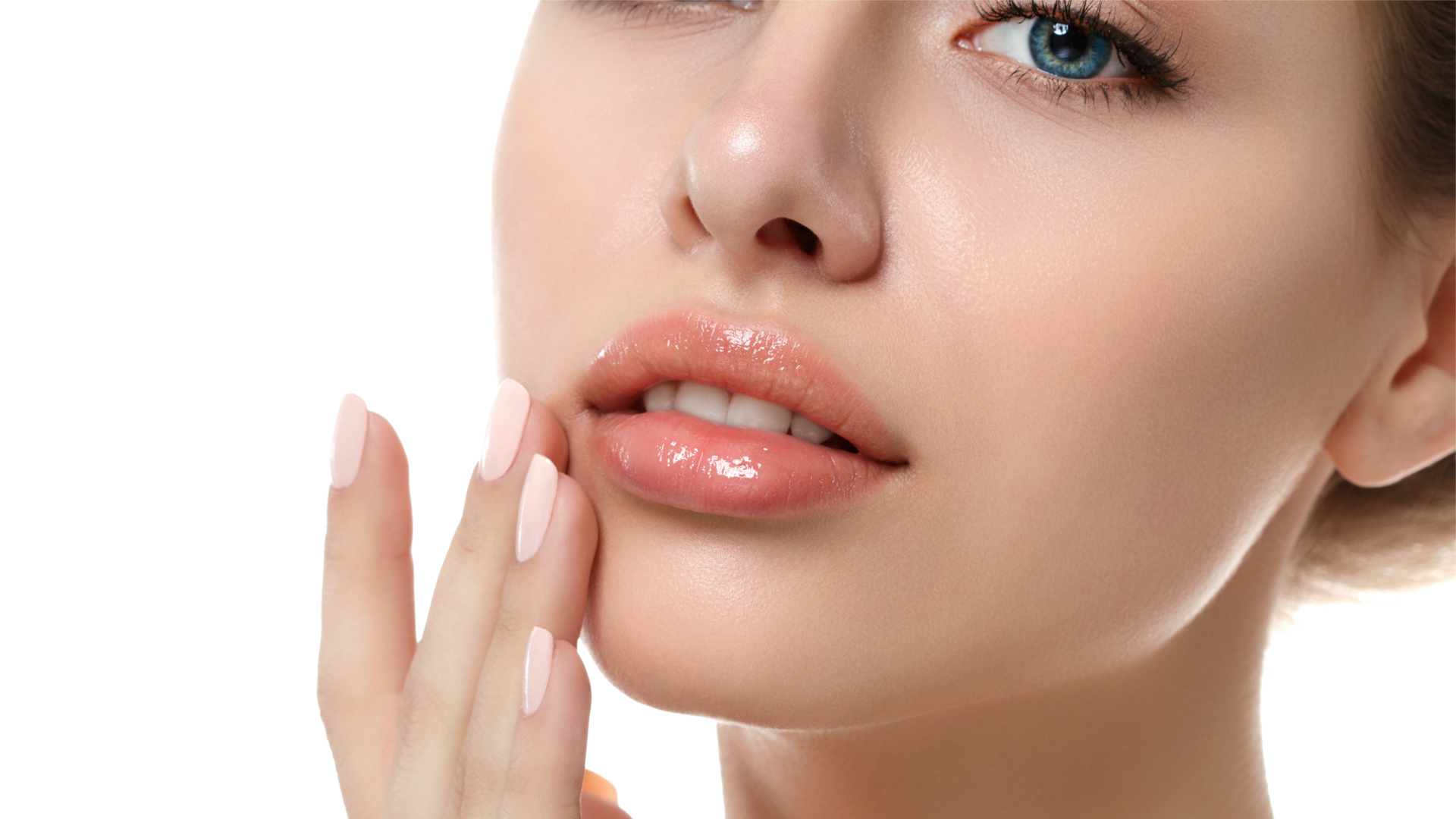 RIMODELLARE, RIMPOLPARE, VOLUMIZZARE: CHE COSA PUÒ FARE L’ACIDO IALURONICO PER LE LABBRA.